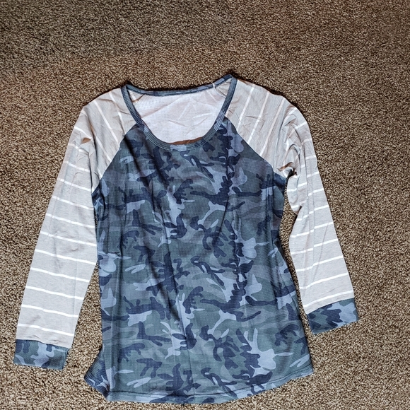 Thermal Camo Striped Top - Picture 2 of 8
